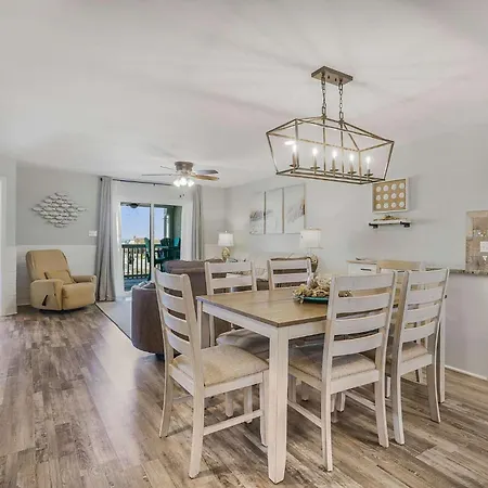 Lagoon Landing 202- Beautifully Decorated Condo With Balcony & Pool Steps To Beach & Lagoon