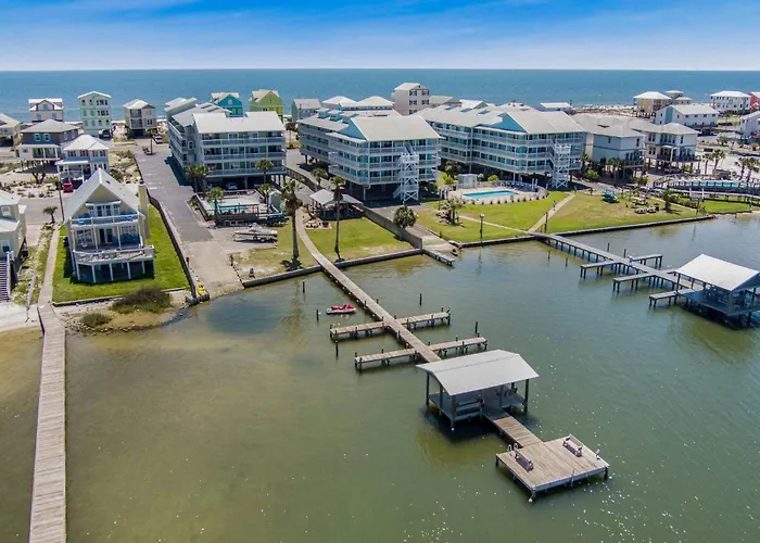 Lagoon Landing 202- Beautifully Decorated With Balcony & Pool Steps To & Lagoon * Gulf Shores