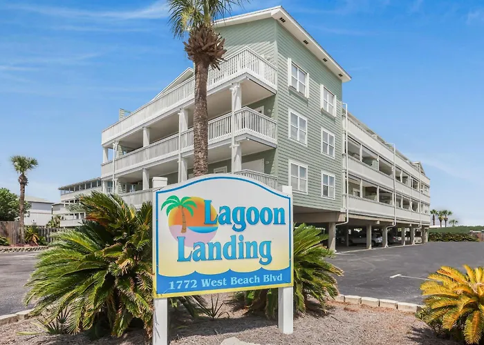 Holiday home Lagoon Landing 202- Beautifully Decorated With Balcony & Pool Steps To & Lagoon Gulf Shores