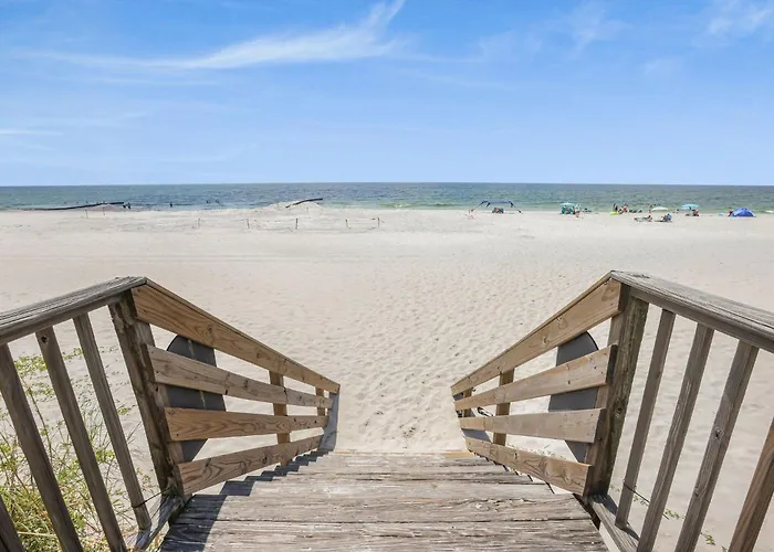 Lagoon Landing 202- Beautifully Decorated With Balcony & Pool Steps To & Lagoon Gulf Shores