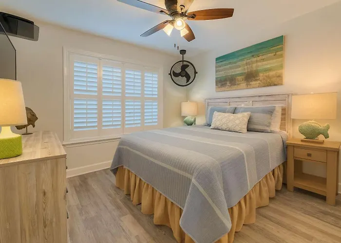 Lagoon Landing 202- Beautifully Decorated With Balcony & Pool Steps To & Lagoon * Gulf Shores